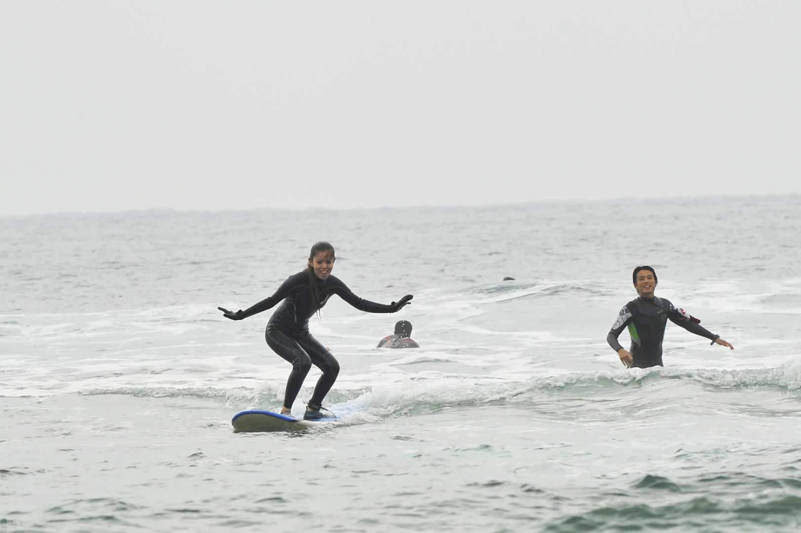 Catch the excitement of surfing in Chatan Okinawa! Enjoy expert coaching for all skill levels as you ride the waves and embrace the beauty of the ocean.