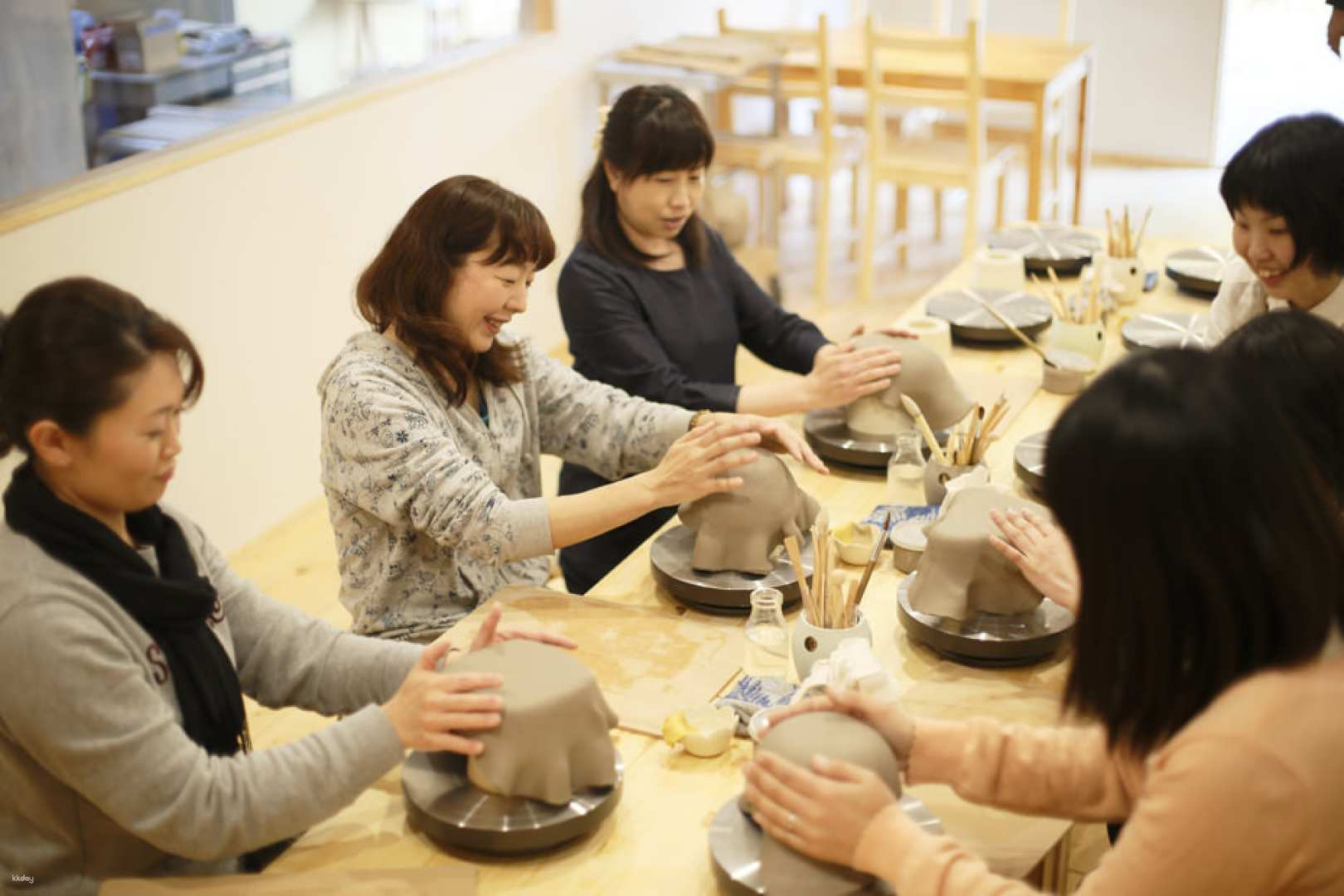 Pottery Trial In Tokoname Store - Photo 1 of 10