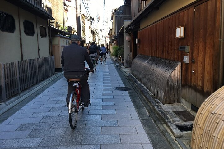 Explore Hidden Alleyway with a Local Expert (Morning tour) - Photo 1 of 8