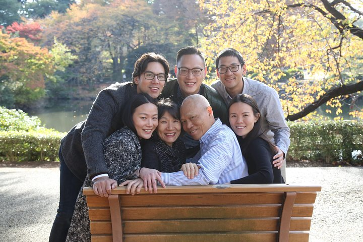 Create lasting memories with your loved ones in Tokyo's scenic spots where every click captures the joy of family connections amidst beautiful surroundings. Perfect for any traveler seeking unforgettable moments.