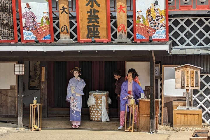 Step into the rich culture of Japan at Edo Wonderland where traditional attire and historical settings transport travelers to the time of samurai and ancient festivities.