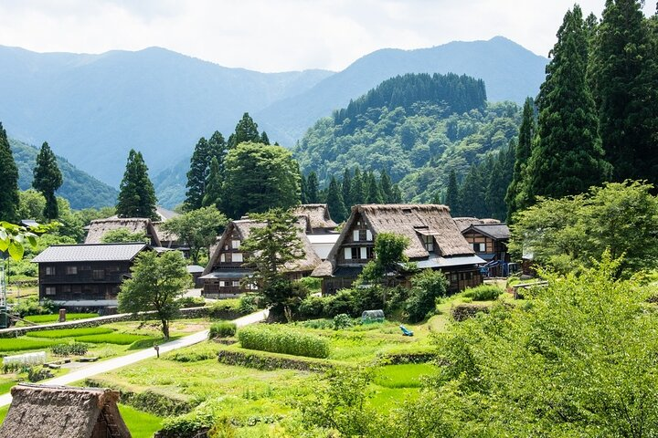 Departing from Takayama [Regular sightseeing bus] World Heritage Sites Shirakawago and Gokayama Ainokura - Photo 1 of 6