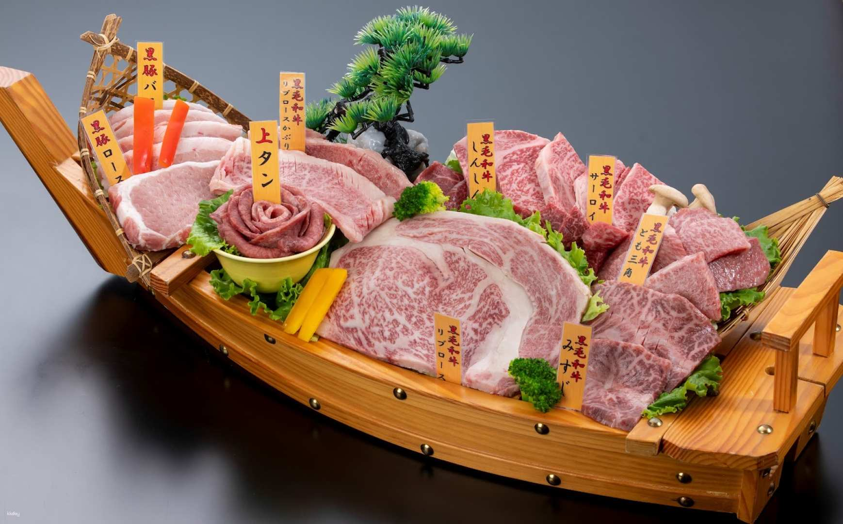 【RESTAURANT】Japan's No. 1 Kagoshima Kuroge Wagyu Beef - Photo 1 of 7