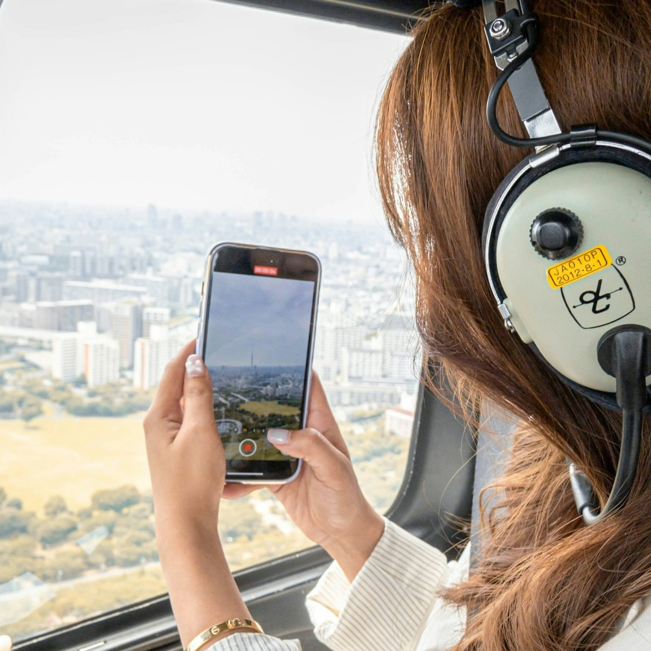 Soaring above Tokyo witness the beauty of the skyline and the majestic Mt. Fuji. Capture unforgettable moments in a unique helicopter experience that showcases Japan’s stunning landscapes.