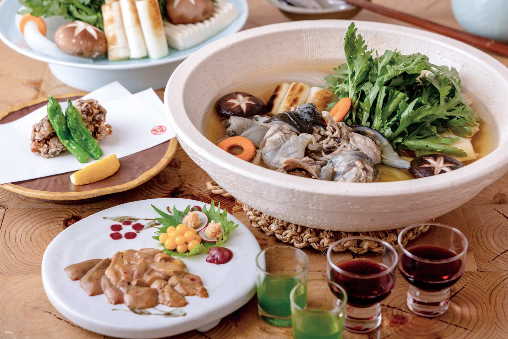 Experience the unique flavors of Shinjuku at Kabukicho Aguraya where expertly prepared whole turtle dishes and semi-private dining rooms create a memorable culinary journey in Tokyo.