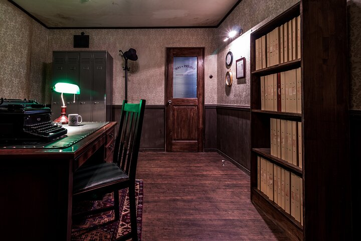 Step into a world where mystery unfolds blending storytelling with intricate design. Engage your senses as you unravel puzzles in immersive spaces filled with unexpected surprises.