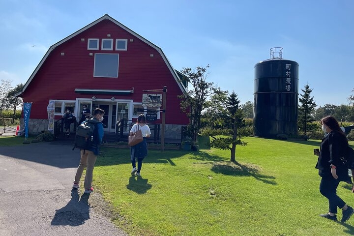 Taxi Tour(4+):Ishikari-nabe Origin Restaurant & Otaru Market Tour - Photo 1 of 6