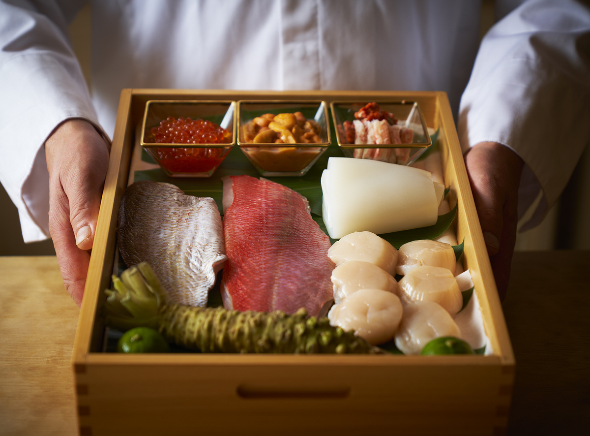 Indulge in a masterpiece of seasonal flavors crafted from the finest ingredients as you savor the elegance of each bite at Sushi HAKU in Osaka. A journey of taste awaits.