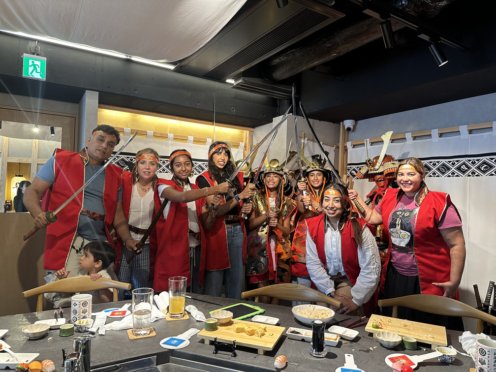 Sushi Making in an Interactive Samurai Experience- Shogun Course【JIN－ASAKUSA】 - Photo 1 of 10