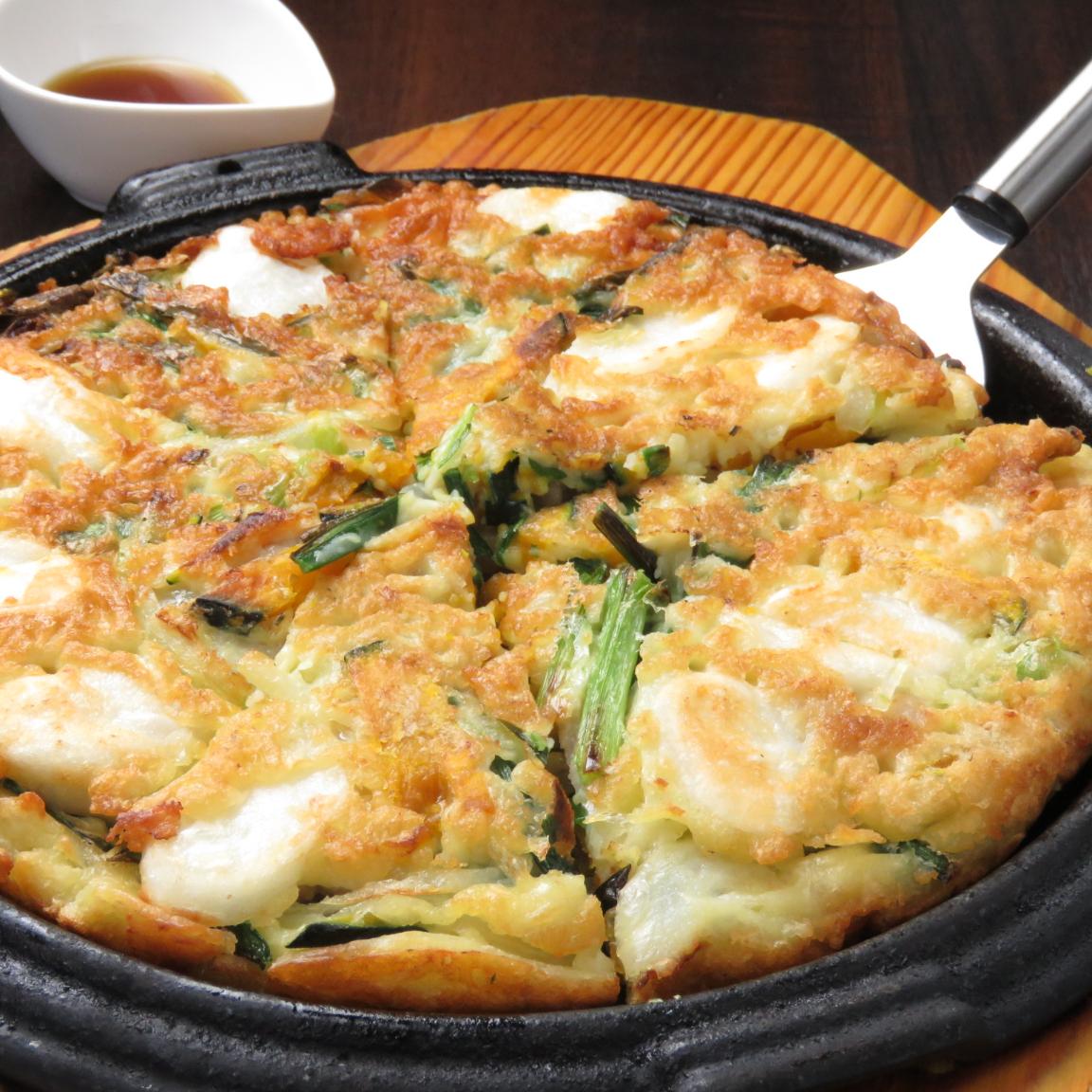 The King's Course of Japan-Korea Fusion featuring A5 Rank Wagyu and Domestic Sake【The Original Master of Chijimi】 - Photo 1 of 10