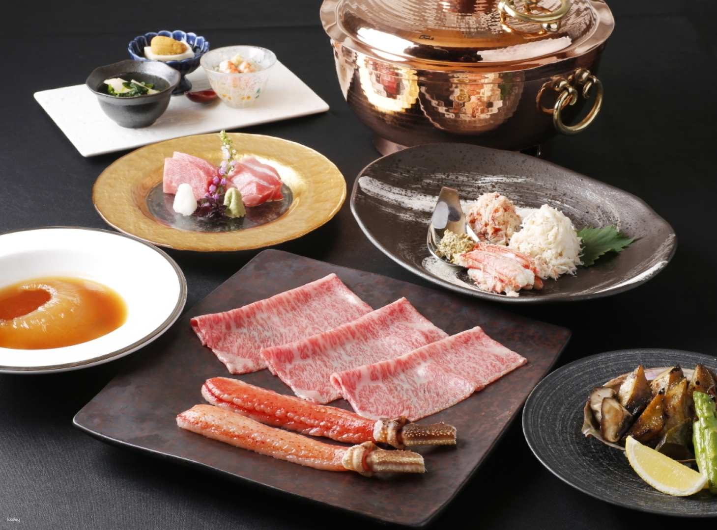 Savor top-quality Kobe beef and exquisite crab dishes at Seryna where serenity meets culinary excellence just moments from Roppongi Station offering a delightful dining experience.