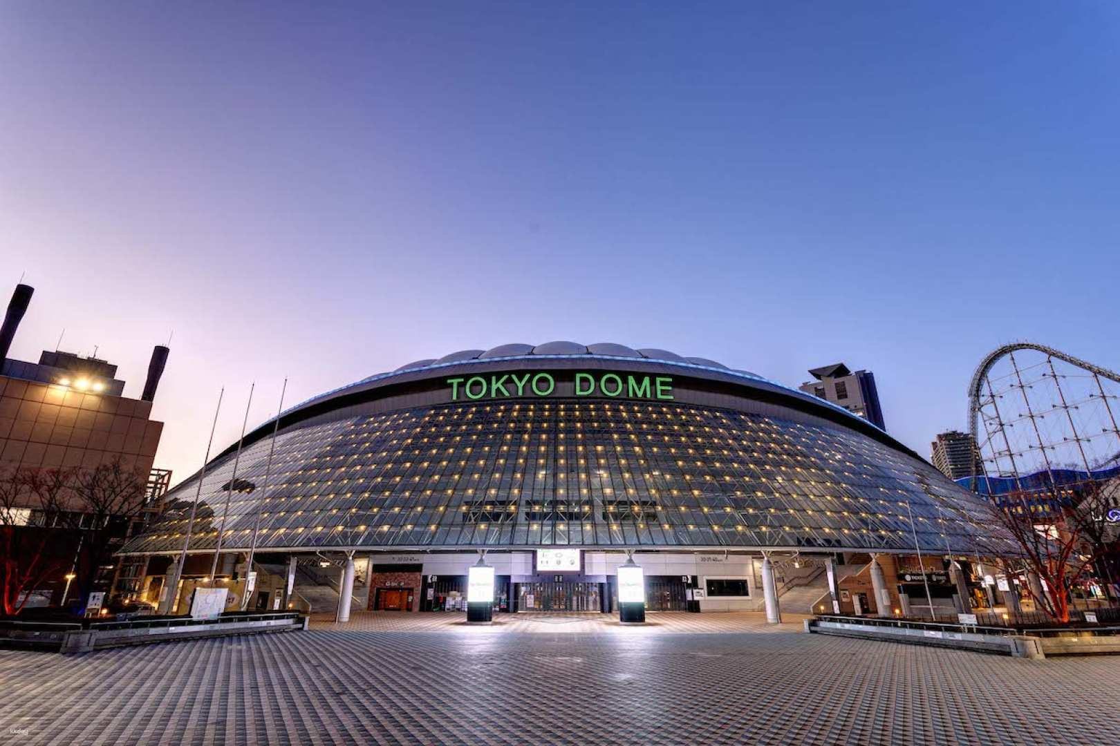 Experience the excitement of a Yomiuri Giants home game at Tokyo Dome where you can soak in the energy and enjoy top-level baseball against a stunning backdrop.
