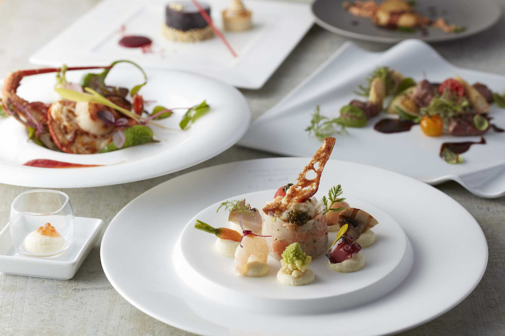 Savor exquisite barbecue delights while enjoying the evolving scenes of Tokyo Odaiba. A culinary journey that engages all senses awaits at The Grill on 30th.