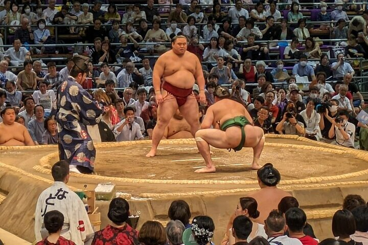 Fukuoka Sumo Tournament November 2025 with a Sumo Expert Guide in