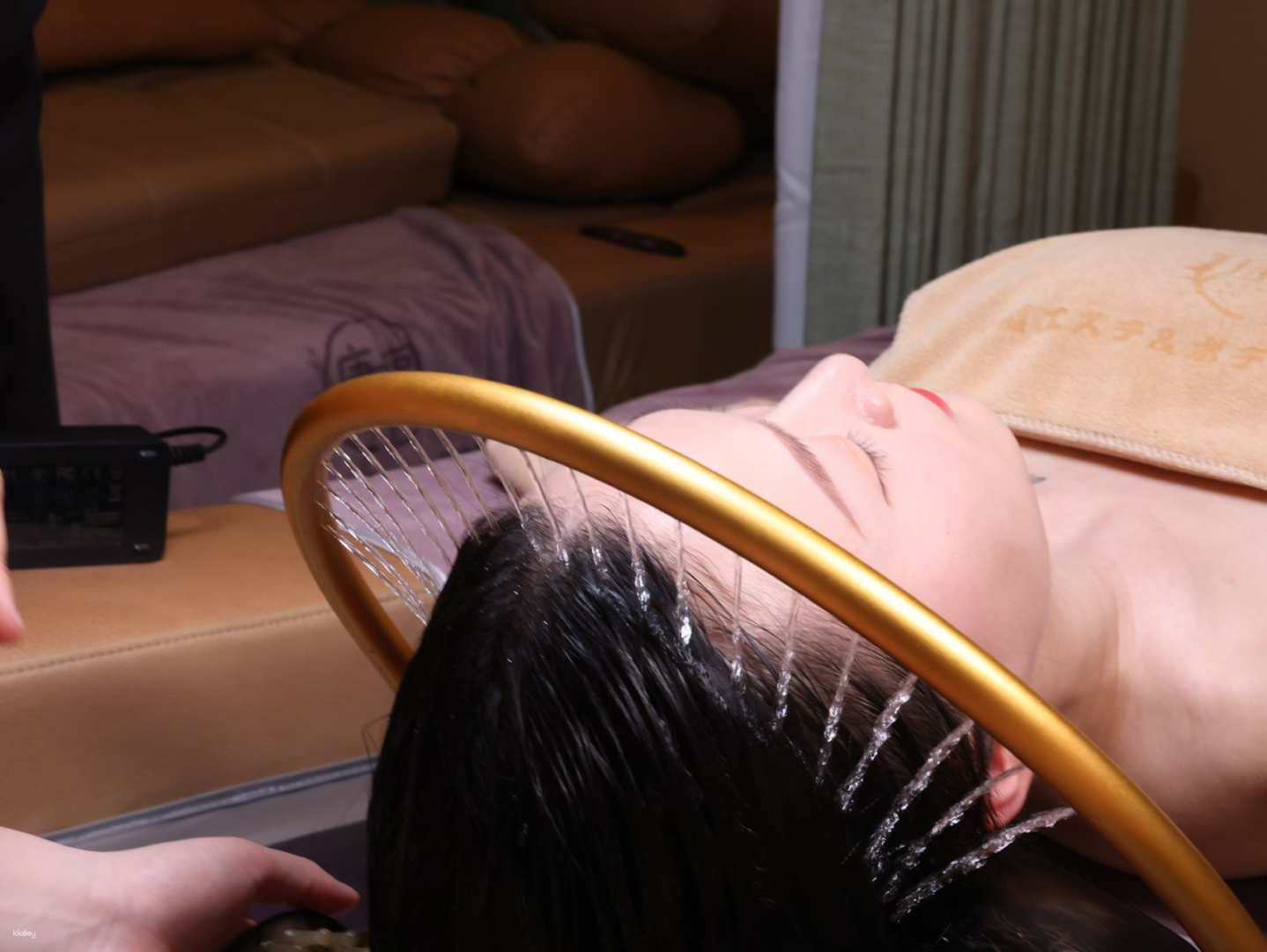 Experience the soothing essence of traditional Japanese beauty treatments with rejuvenating facial therapies and scalp care designed to enhance well-being and restore balance during your Tokyo adventure.