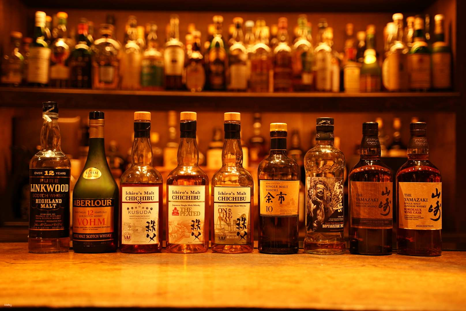 Experience the charm of BAR ODIN in Ebisu where organic ingredients meet rare whiskies from the 1800s. A hidden gem steps from the train await unique flavors in serene surroundings.