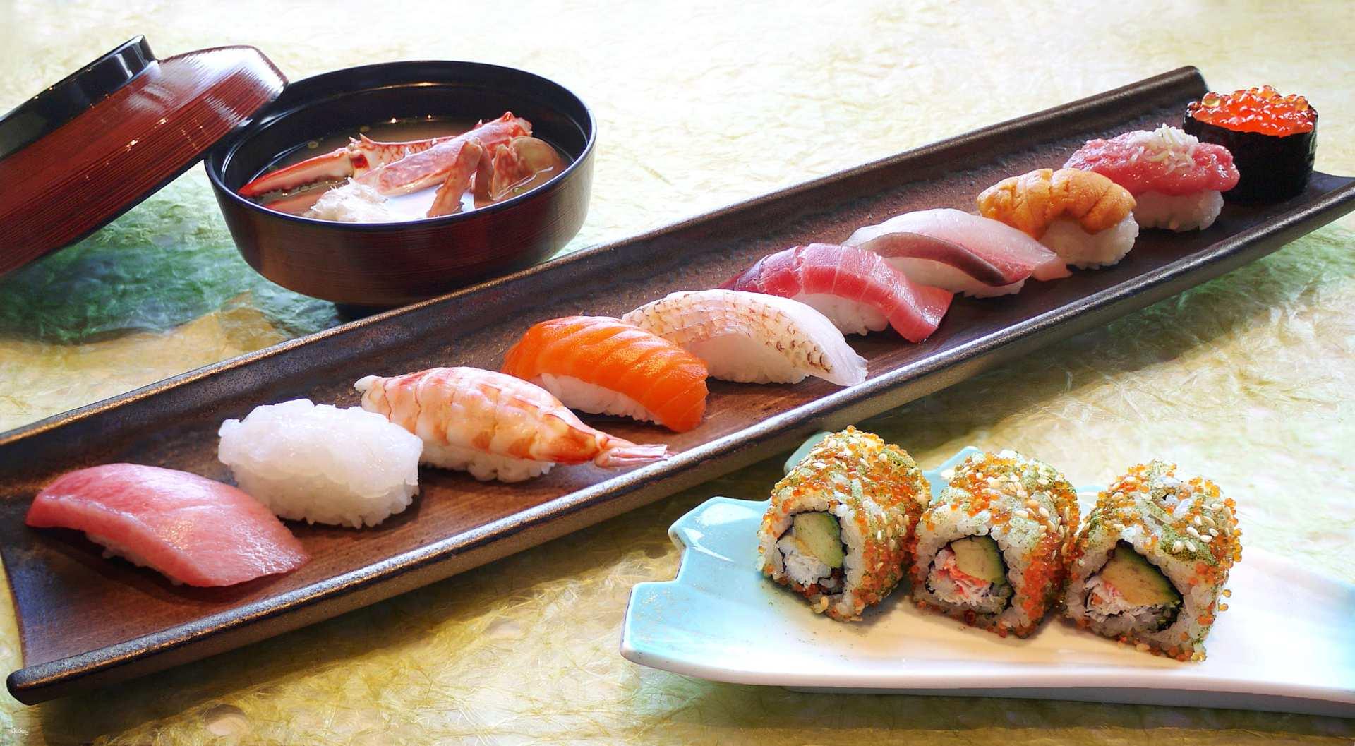 Experience the art of Edomae sushi at Ginza Fukusuke paired with seasonal sakes. Just a short stroll from Ginza Station a culinary delight awaits.