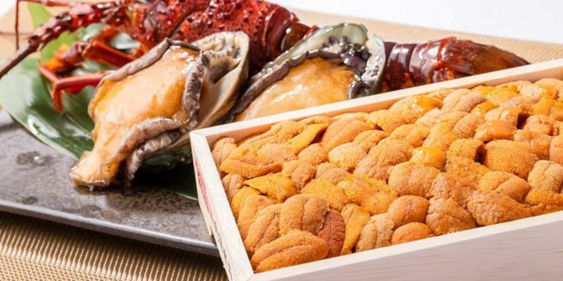 Indulge in a culinary journey featuring premium A5 Kobe beef and fresh seafood expertly prepared as you watch. A Michelin-starred experience awaits in Ikebukuro Tokyo.