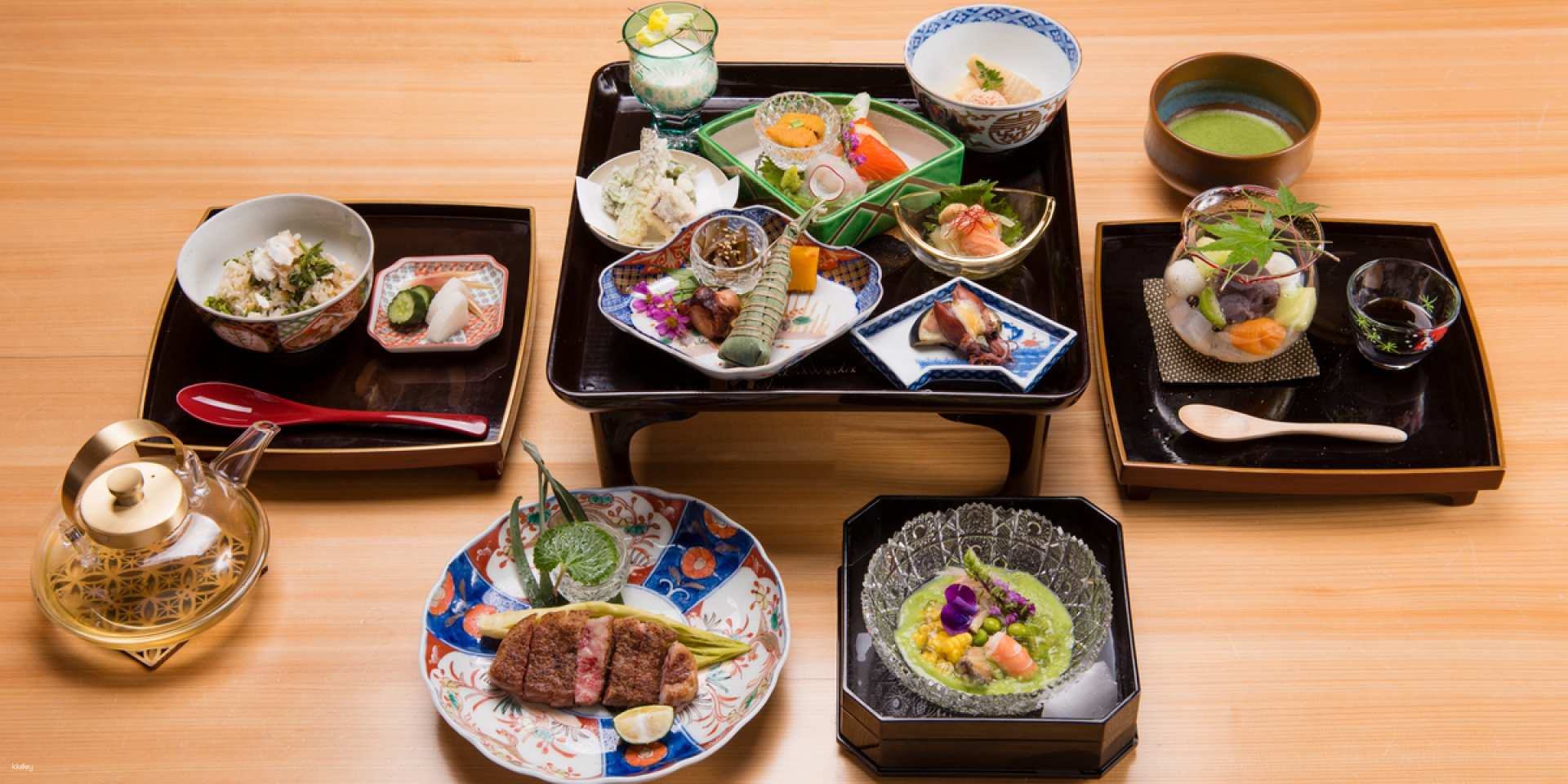 Savor exquisite Japanese cuisine while surrounded by rich tradition near Fukudoku Shrine offering an unforgettable dining experience intertwined with exceptional performing arts. Ideal for cultural enthusiasts.