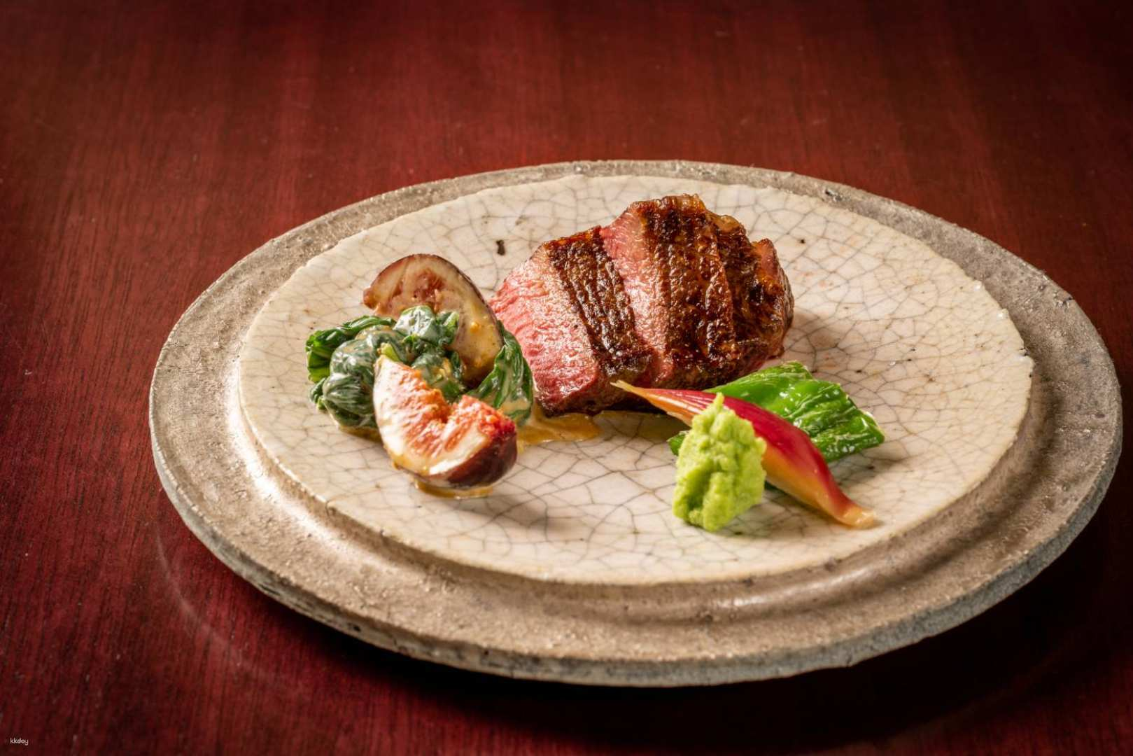 Experience a delightful fusion of Kyushu and Kansai flavors at Shou Xiu where seasonal ingredients create a personalized dining journey just a short walk from Omotesando Station.