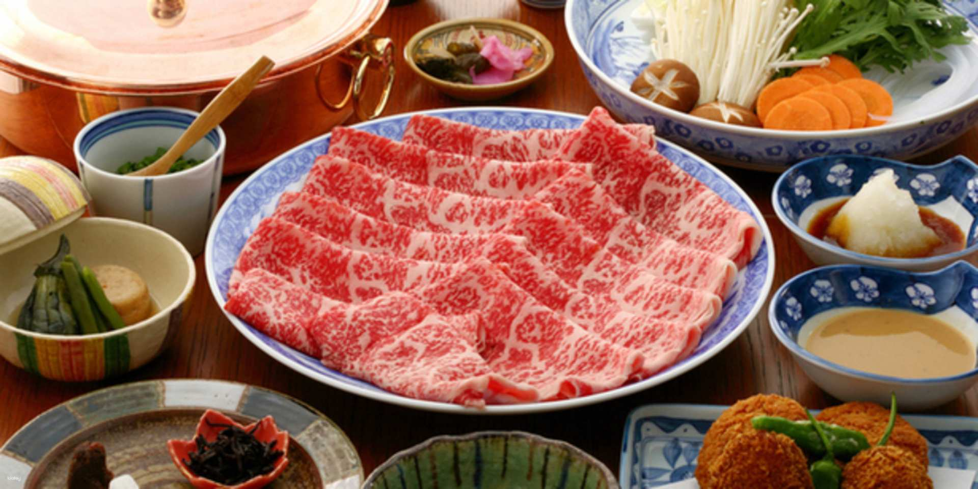 Buta Sute KITTE Marunouchi Store | More than 100 years old Ise beef sukiyaki pot・shabu-shabu hot pot｜Tokyo, Japan - Photo 1 of 10