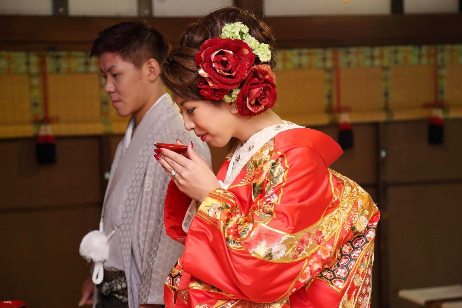 Experience the elegance of traditional Japanese wedding rituals complete with exquisite kimono attire serene surroundings and cultural immersion in Tokyo's unique shrines.