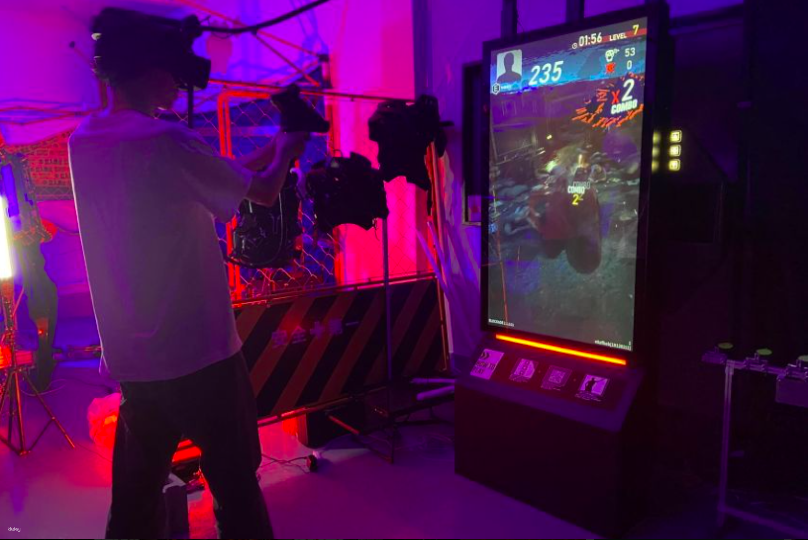 Tokyo｜ROBOT BASE】Ride and control a giant robot in Tokyo Pelago