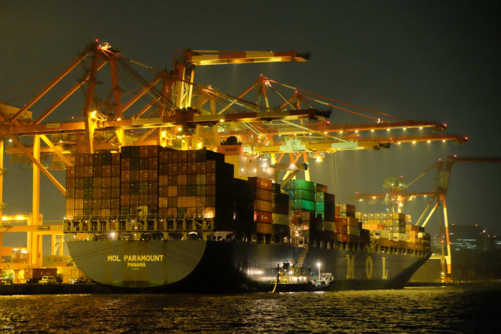 Experience breathtaking views of Tokyo's skyline while cruising past iconic landmarks under the stars. Enjoy delectable snacks and unique Japanese drinks for a memorable journey.