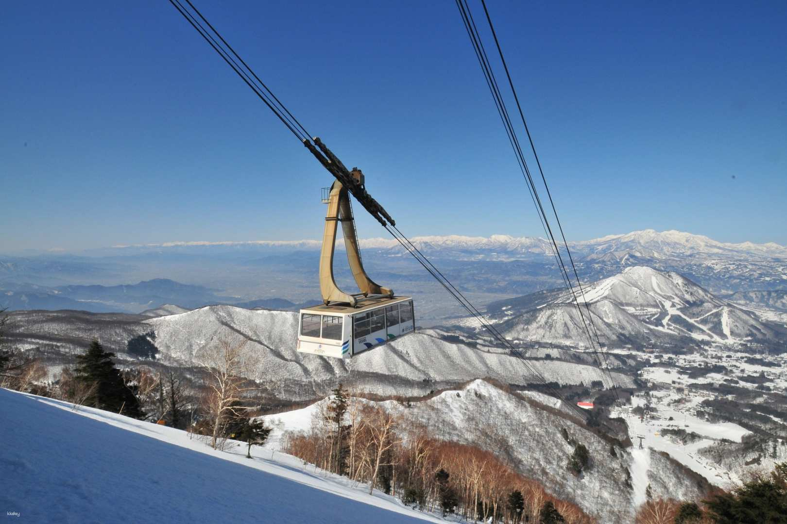 [For 2] 2-Day Nagano Ski Tour (Includes 1-Day Accommodation, Lift Tickets, and Snowwear Rental) | Kitashiga Ryuo Ski Park | Evening Departure from Shinjuku (Chinese Instructor Option Available) - Photo 1 of 10