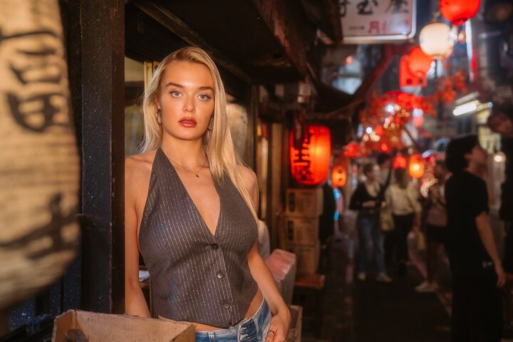 Experience the charming backstreets of Tokyo where unique portraits come alive amid glowing lanterns and rich cultural details capturing your essence in this iconic urban landscape.