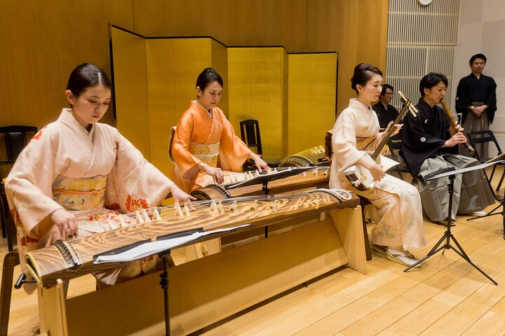 Traditional Japanese Music ZAKURO SHOW in Tokyo - Photo 1 of 9