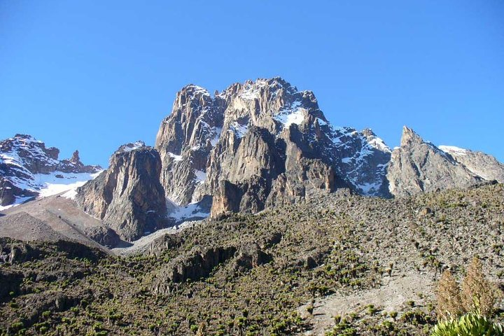 6 Days Mount Kenya Hiking Expedition Safari - Photo 1 of 5