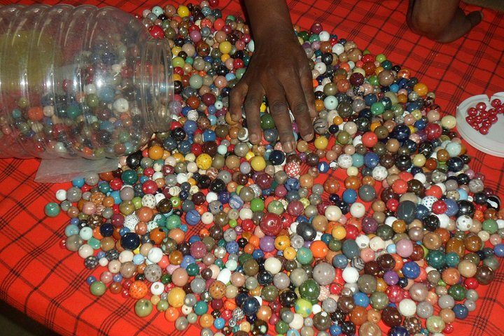 Nairobi Tour: Giraffe Center, Kobe Beads & Karen Blixen Museum - Photo 1 of 9