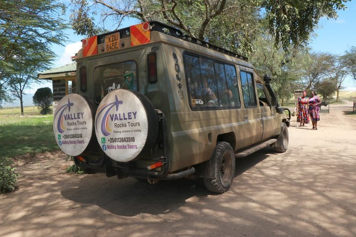 Half Day Guided Tour in Nairobi National Park With 4*4 Vehicle - Photo 1 of 10