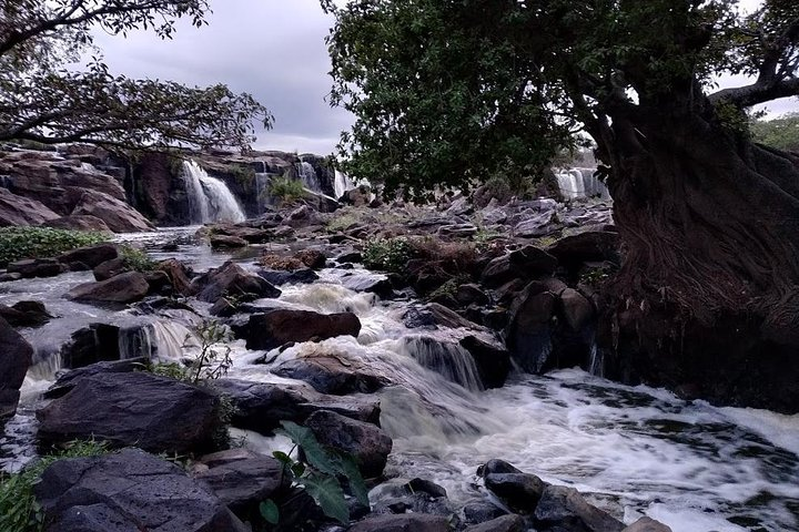 Road Drive to Fourteen Falls from Nairobi - Photo 1 of 11