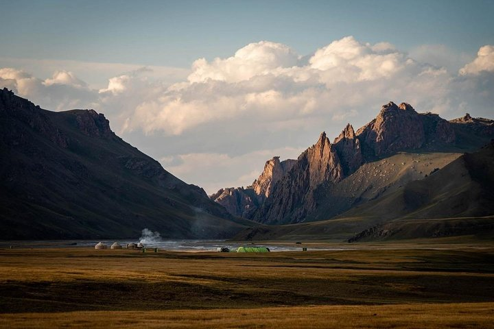 Horse trek in Kyrgyzstan: Naryn to Kel-Suu lake - Photo 1 of 6