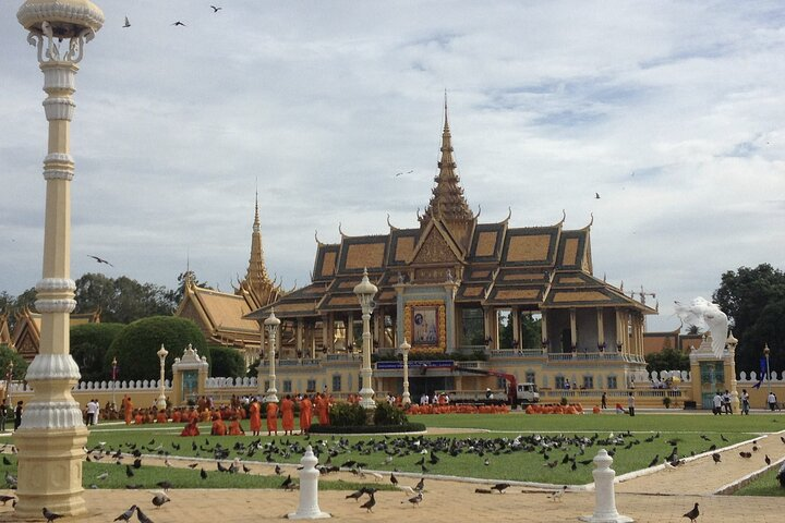 A Day Trip Sightseeing of Phnom Penh With Private Tour Guide  - Photo 1 of 7
