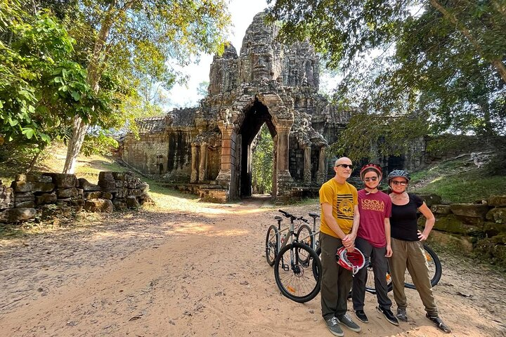 Angkor Wat Cycling Tour  - Photo 1 of 24