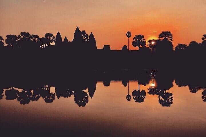 Angkor wat sunrise tours