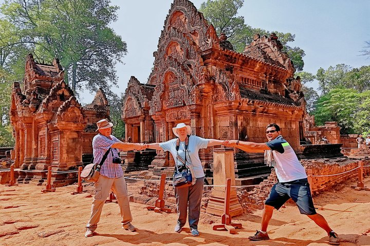 1 Day Private Tour Angkor Wat & Banteay Srey - Photo 1 of 25