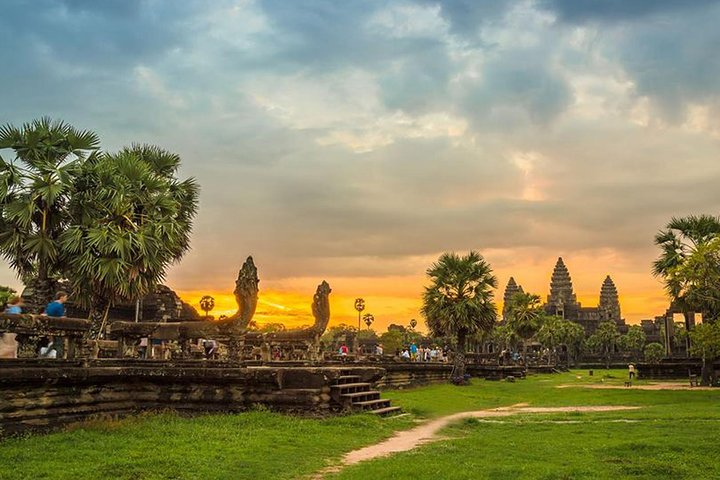 Angkor Wat Sunrise Cycling Tour - Photo 1 of 6