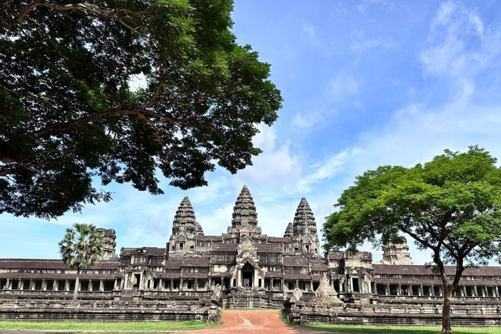Sunrise at Angkor Wat and Small Tour off beaten track - Photo 1 of 15