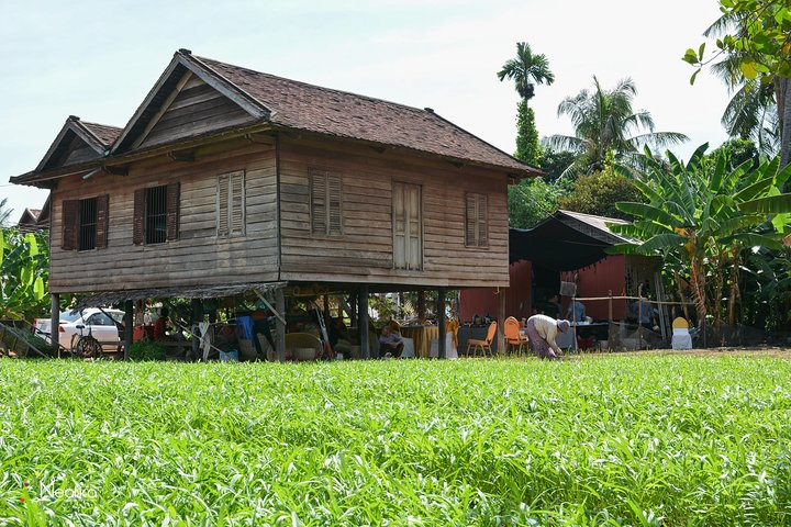 Cooking class at local village