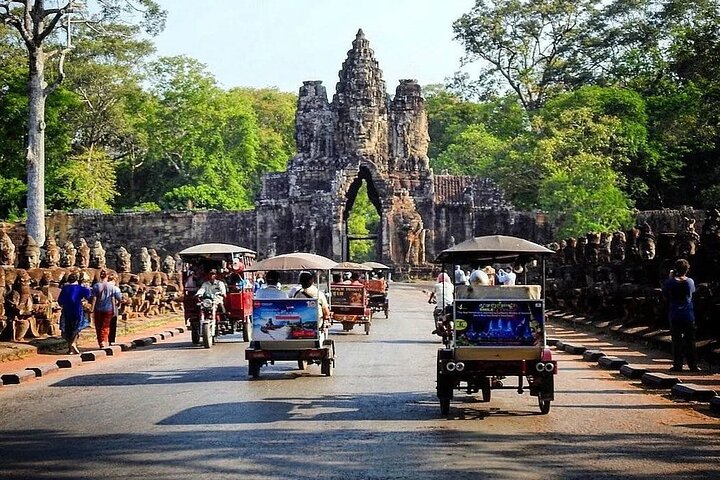 Tuk Tuk Ride on the South Gat of Angkor Thom