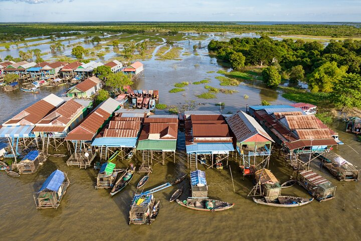 Siem Reap Floating Village Tour with Khmer Meal & Beer - Photo 1 of 6