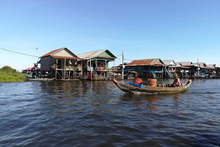 Life on the Lake & Nature's Beauty: Mechrey & Butterfly Paradise - Photo 1 of 7