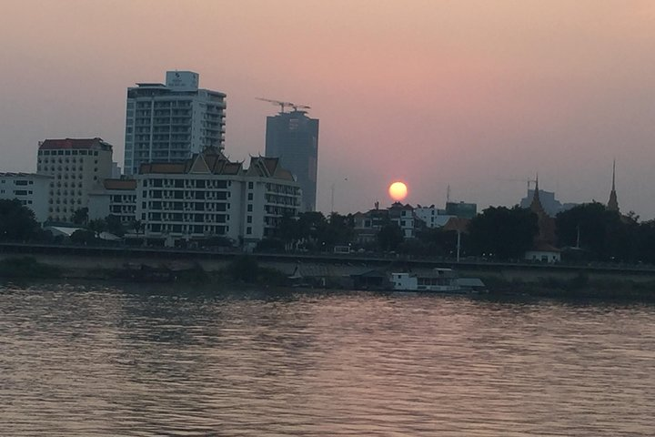 sunset views in front of palace