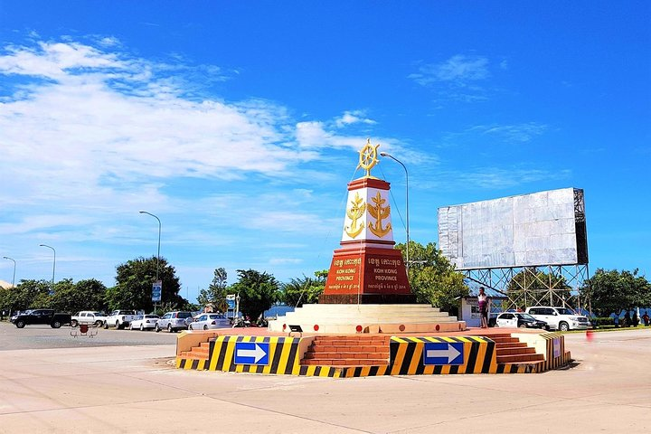 Siem Reap: Kulen Waterfalls and Banteay Srei Tour - Photo 1 of 14