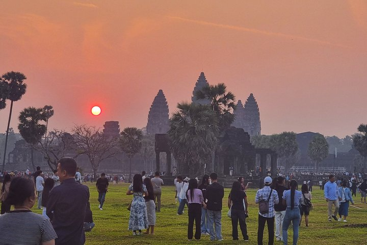 Angkor Wat Highlights Full-Day Tour - Photo 1 of 17