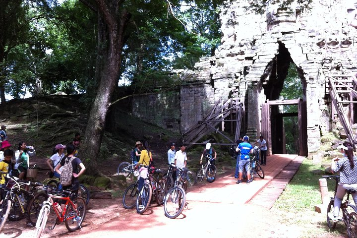 Bike at the gate of angkor Thom
